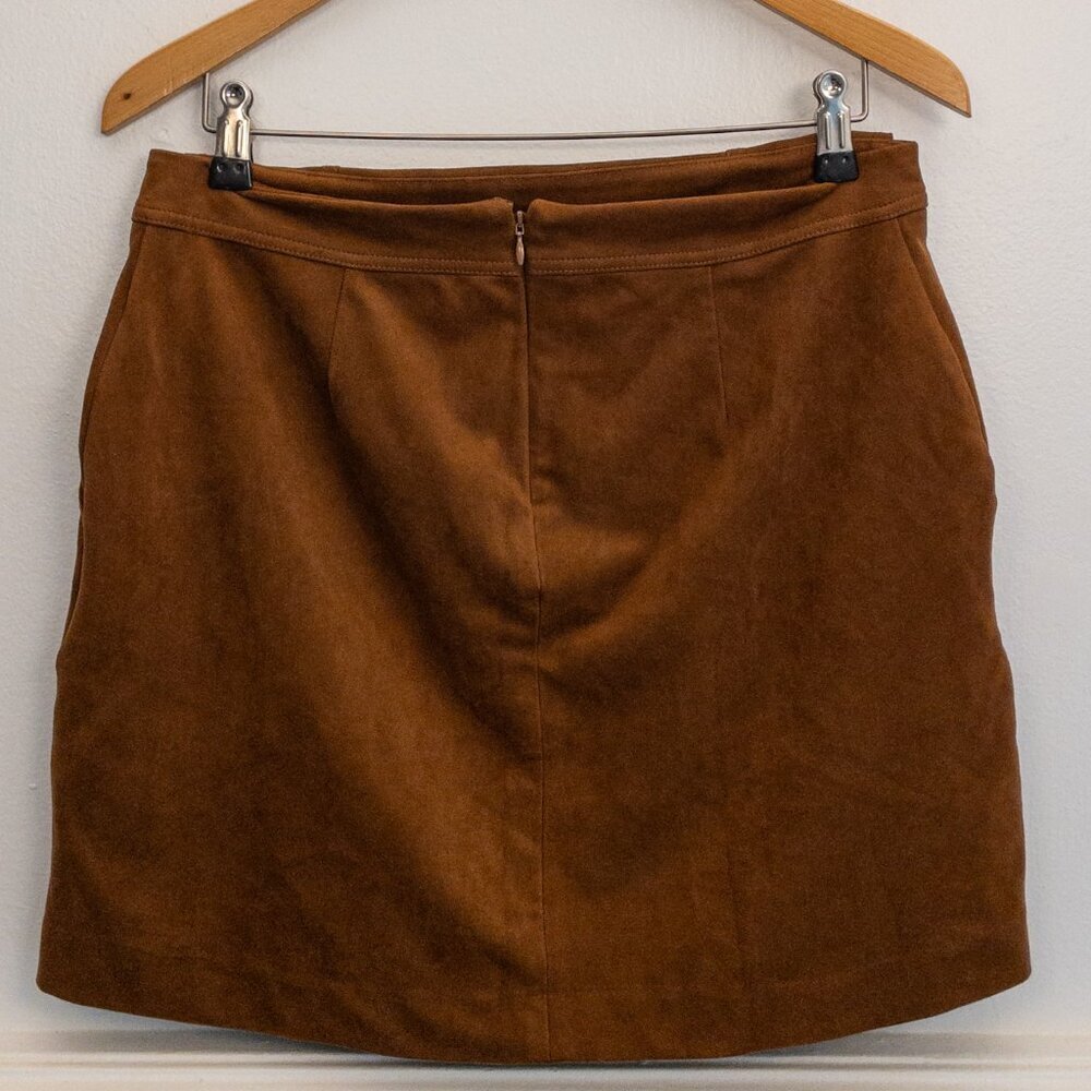 Banana Republic Faux Suede A-Line Skirt – Size 10P | Luxe Fall Essential - Picture 2 of 3